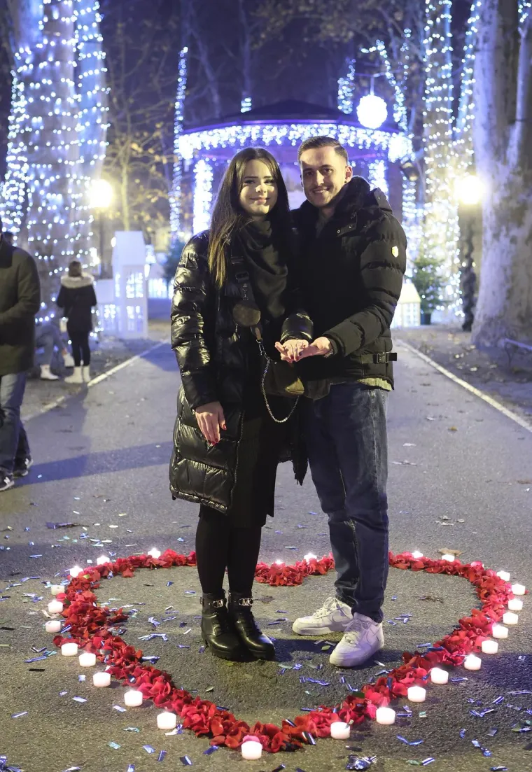 Prevalio je 800 kilometara kako bi ljubav svog života zaprosio na Adventu u Zagrebu: 'Bolji ugođaj nisam mogao ni zamisliti'