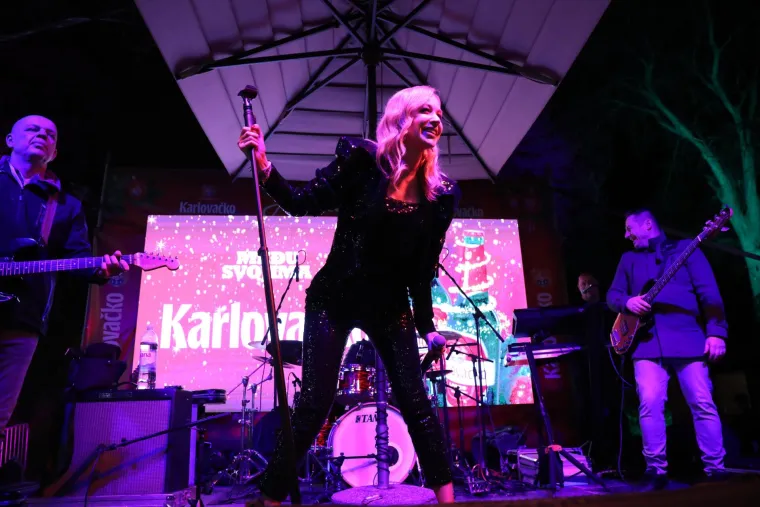 Jelena Rozga i Franka Batelić iznenadile odjevnom kombinacijom: Obje su se pojavile u - odijelu