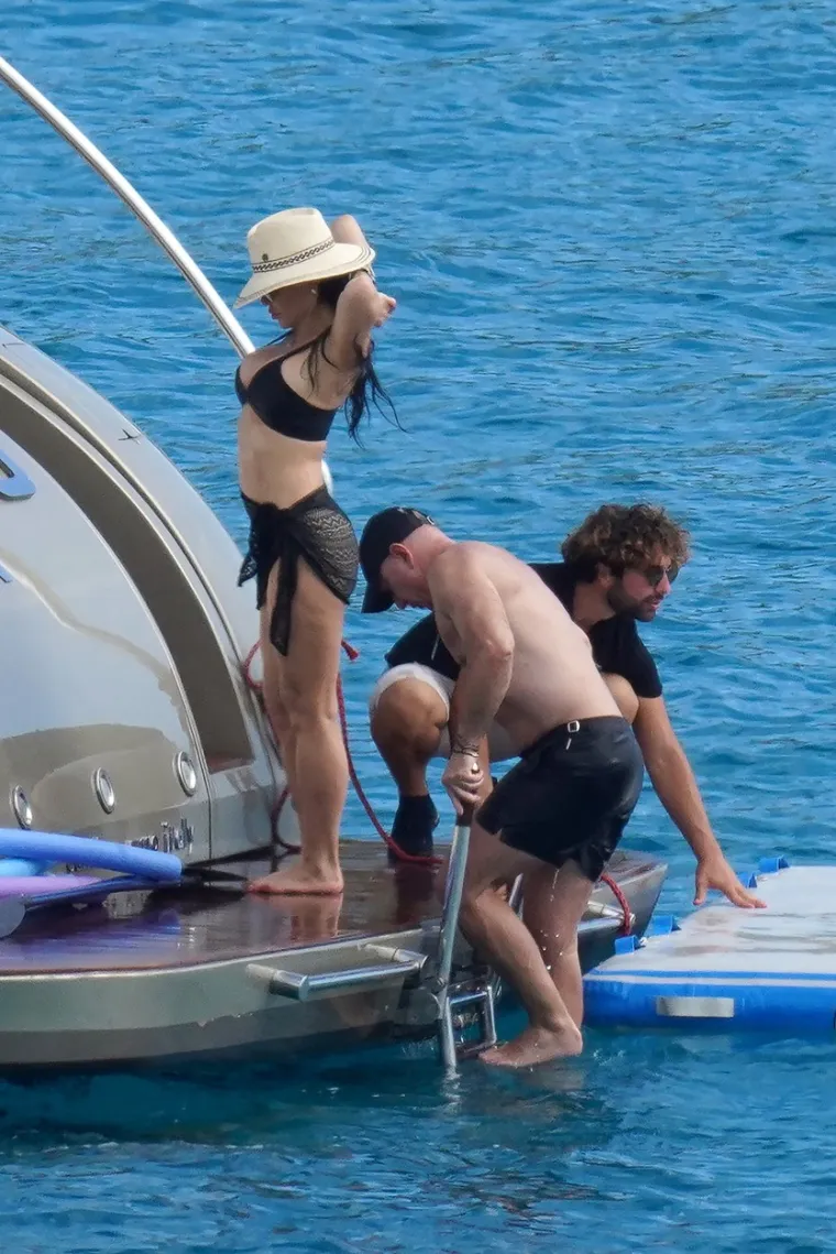 Jeff Bezos ne skida ruke sa svoje djevojke Lauren Sanchez: Oboje su u 50-ima, ali su baš isklesani