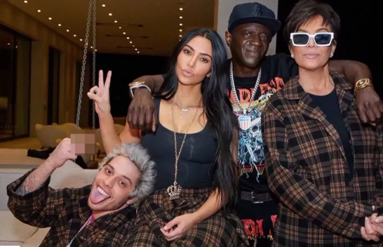 2. Pete Davidson i Kim Kardashian
Ovaj par nedavno je javno obznanio svoju vezu, a upoznali su jedno drugo i sa svojim najbližima. 13 godina razlike u godinama ovom paru definitivno ne smeta, Pete ima 28 godina, a Kim 41. 