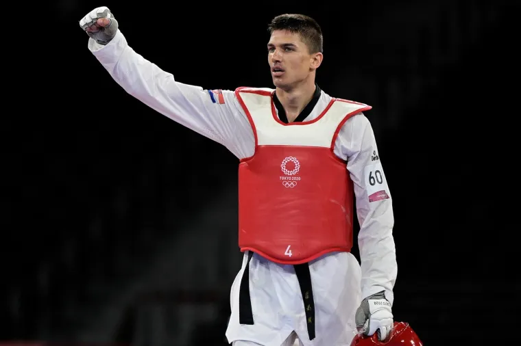 Hrvatska se vratila sa osam medalja iz Tokija. Zlatni su bili tekvondašica Matea Jelić, braća Sinković u dvojcu, te Nikola Mektić i Mate Pavić u teniskim parovima.
Srebra su osvojili Tonči Stipanović u laseru, teniski par Marin Čilić i Ivan Dodig, te gimnastičar Tin Srbić, dok su bronce osvojili tekvondaš Toni Kanaet i Damir Martin u samcu.