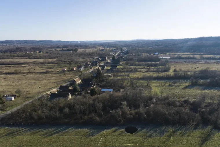 Četiri nove urušene vrtače u Mečenčanima, u jednu je upalo malo lane