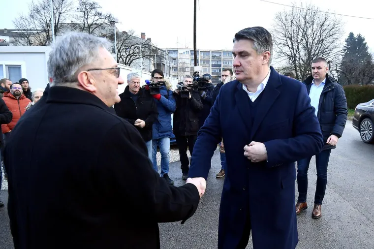 Pogledajte kako je izgledalo druženje Milanovića s građanima koji su prije godinu dana ostali bez krova nad glavom