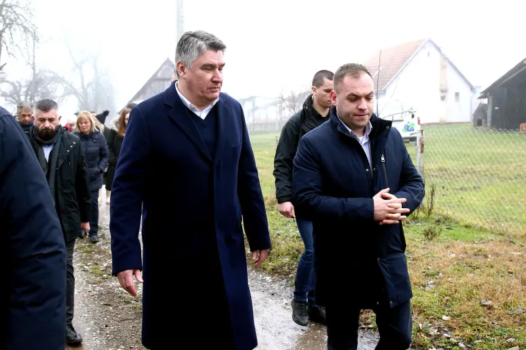 Pogledajte kako je izgledalo druženje Milanovića s građanima koji su prije godinu dana ostali bez krova nad glavom