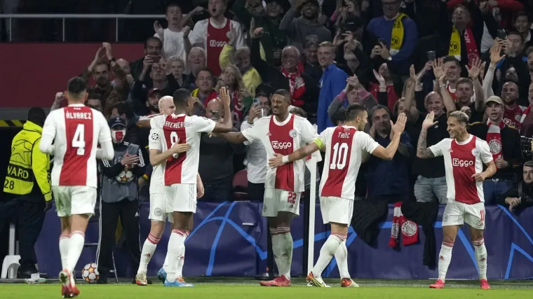 Ajax slavi gol