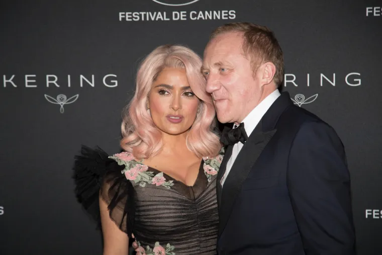 Supermodel Linda Evangelista šokirala je svijet kada je otkrila da su ona i suprug Salme Hayek, François-Henri Pinault, dobili dijete dok je on još izlazio s Hayek. Međutim, sve to nije uspjelo uništiti ljubav tajkuna i glumice.