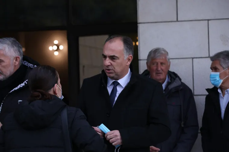 Brojna poznata lica na posljednjem ispraćaju: Od legendarnog Cape oprostili se Niko Kranjčar, Pletikosa, Kukoč...