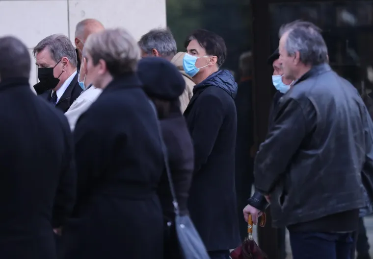 Brojna poznata lica na posljednjem ispraćaju: Od legendarnog Cape oprostili se Niko Kranjčar, Pletikosa, Kukoč...