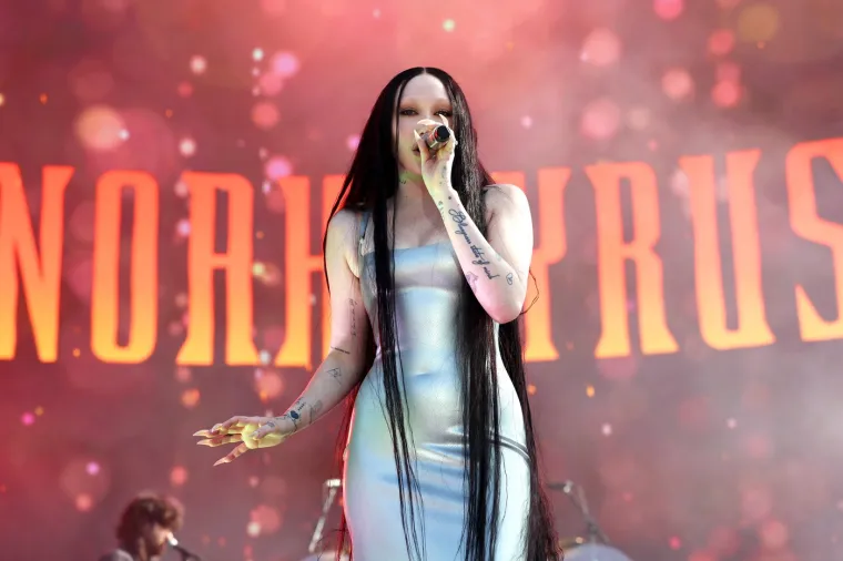 Od male kovrčave djevojčice do ekscentrične žene koja puni stranice tabloida