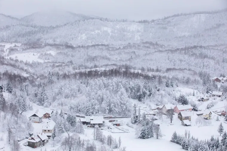 Prvi ovogodišnji snijeg zabijelio je i Gorski Kotar
