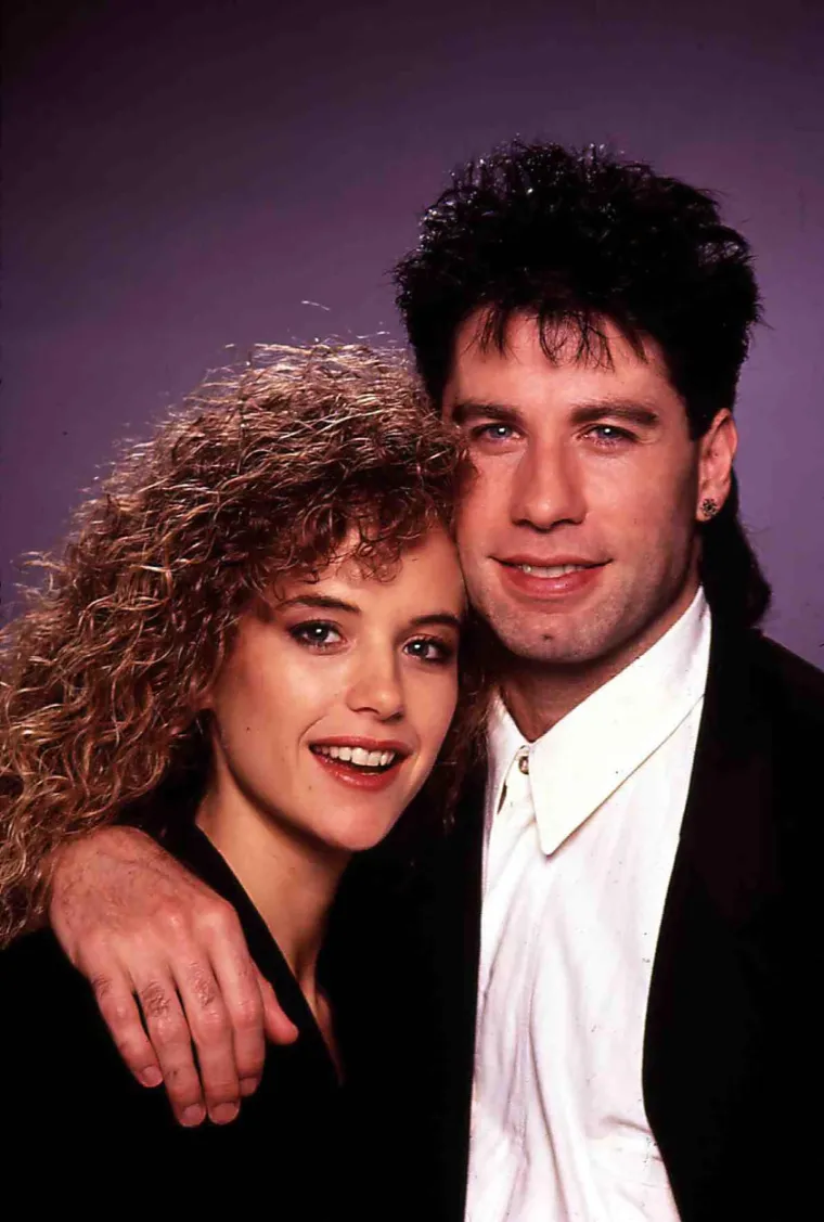 Kelly Preston otkrila je da je kada je imala 16 godina vidjela poster Johna Travolte dok je izlazila iz kazališta i osjetila je trnce, znajući da će jednog dana biti s njim. Prisjetila se da je nakon što je vidjela poster rekla: &quot;Udat ću se za tog čovjeka&quot;, i na kraju je to i učinila. Nakon što su se upoznali 1987., vjenčali su se 1991. i bili zajedno 29 godina sve dok Kelly nije umrla 2020.