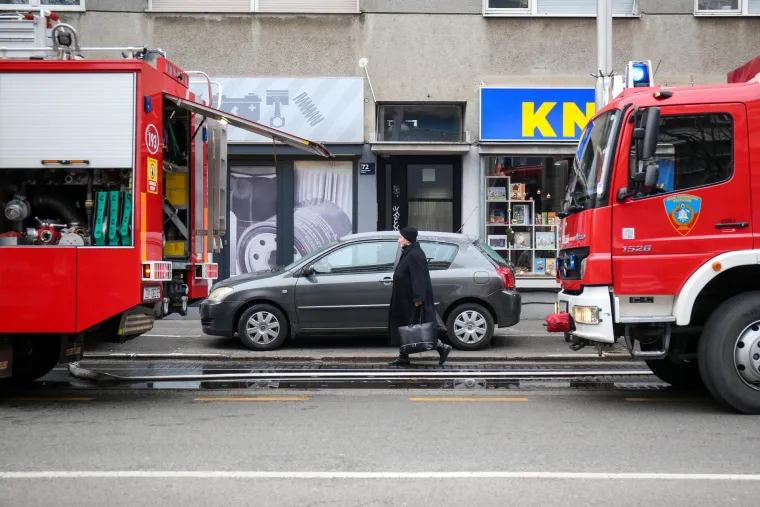 Materijalna šteta još nije utvrđena kao niti uzrok požara.