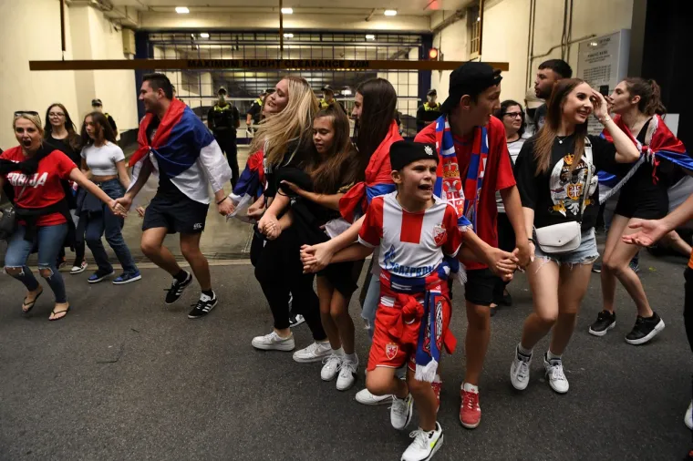 Svakakva srpska obilježja i neka druga na ulicama Melbournea: Policija morala smirivati razjarenu masu