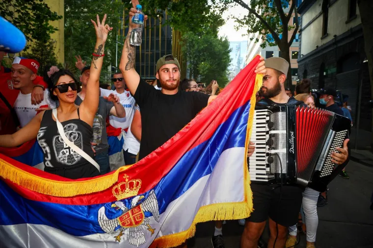 Svakakva srpska obilježja i neka druga na ulicama Melbournea: Policija morala smirivati razjarenu masu