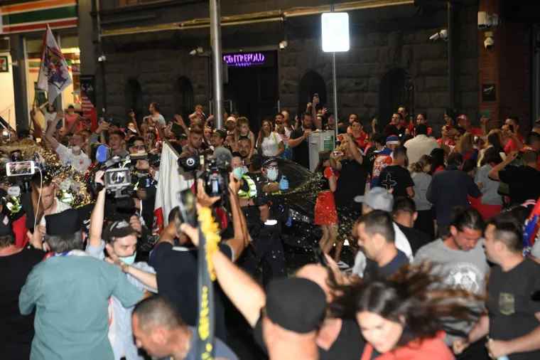 Svakakva srpska obilježja i neka druga na ulicama Melbournea: Policija morala smirivati razjarenu masu