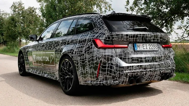 BMW M3 Touring - Kao i mnogi, i bavarski div se okreće električnoj energiji, ali i dalje ne odustaje od svog slogana koji kaže da proizvode &quot;ultimativne vozačke strojeve“. A upravo bi jedan od takvih trebao biti novi M3 Touring. Da, nakon dugo godina Bavarci su se odlučili proizvesti karavansku verziju cestovne rakete.