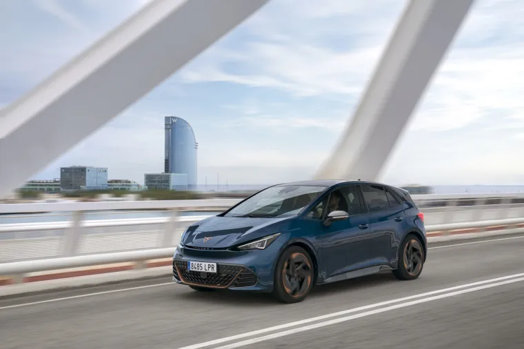Cupra Born - Strastven na asfaltu i nježan prema okoli&scaron;u, tim riječima &Scaron;panjolci opisuju ovog novog električnog mali&scaron;ana čija će snaga startati od 150 KS, a obećava i do 500 km dosega.