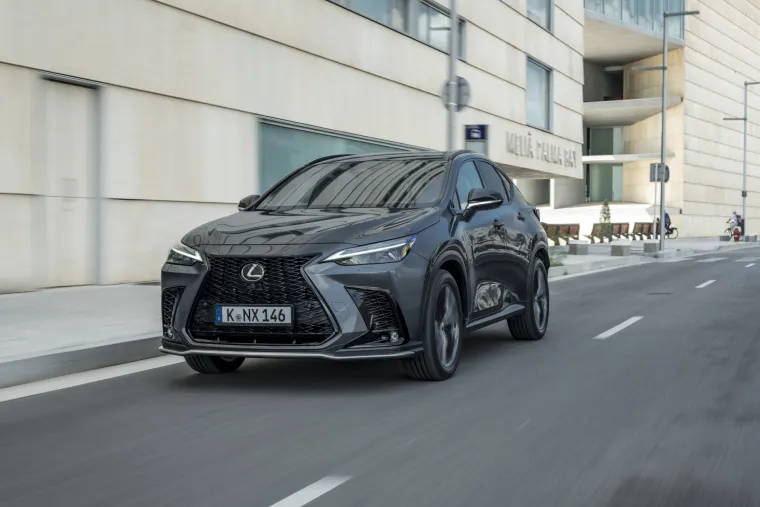 Lexus NX - Luksuzni japanski brend već je predstavio novi gradski SUV kratkog imena &ndash; NX. Novosti su brojne, a najveća je ta da je riječ o prvom plug-in hibridu ove marke.