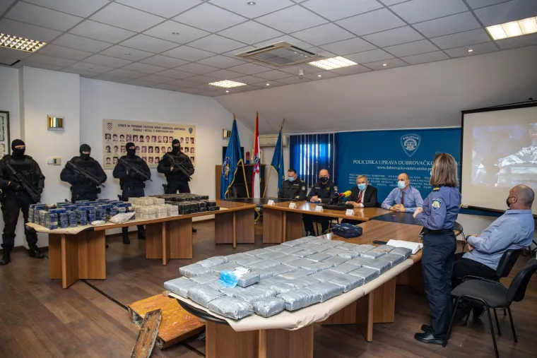 Rekordna zapljena heroina u Hrvatskoj: U Luci Ploče prona&scaron;li 220 kilograma heroina