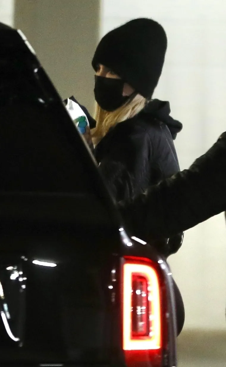 Khloe Kardashian uhvaćena prvi put nakon što je serijski preljubnik priznao dijete s fitness modelom
