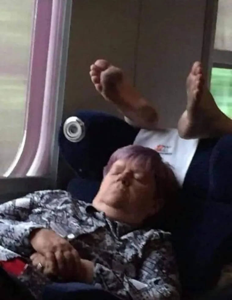 Eto ti veselja kada se Slaveni dokopaju dru&scaron;tvenih mreža: 'Mi nismo država, mi smo stanje duha i uma'