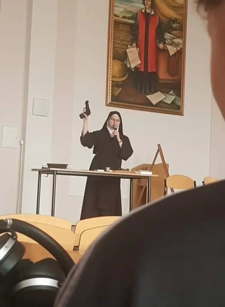 Eto ti veselja kada se Slaveni dokopaju dru&scaron;tvenih mreža: 'Mi nismo država, mi smo stanje duha i uma'