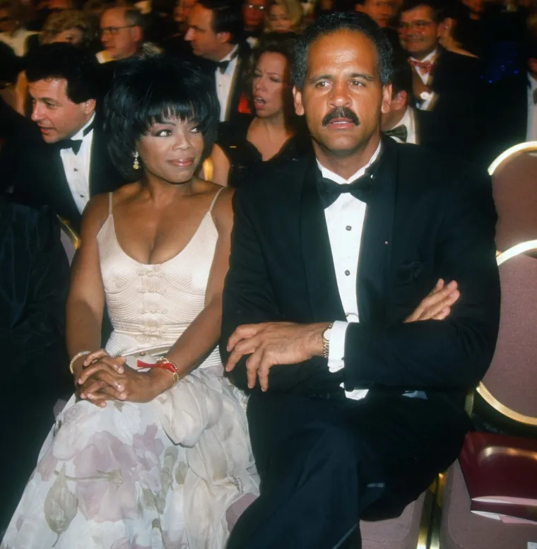 Oprah je svoj ljubavni život krila kao zmija noge. Neki su sumnjali da je homoseksualka jer se često družila s prijateljicom i kolegicom Gayle King, s kojom je i danas dobra. 1986. Oprah je u javnost izašla s profesorom Stedmanom Grahamom, koji je bio miran, povučen tip. Stedman nije pretjerano volio Oprino ponašanje pred kamerama, smatrao je da ne bi trebala ljude dovoditi u neugodne situacije i ispitivati ih o intimnim stvarima u javnosti. Da je Stedman ljubav Oprina života, dokazuje i to da je ovaj par i dalje zajedno. 