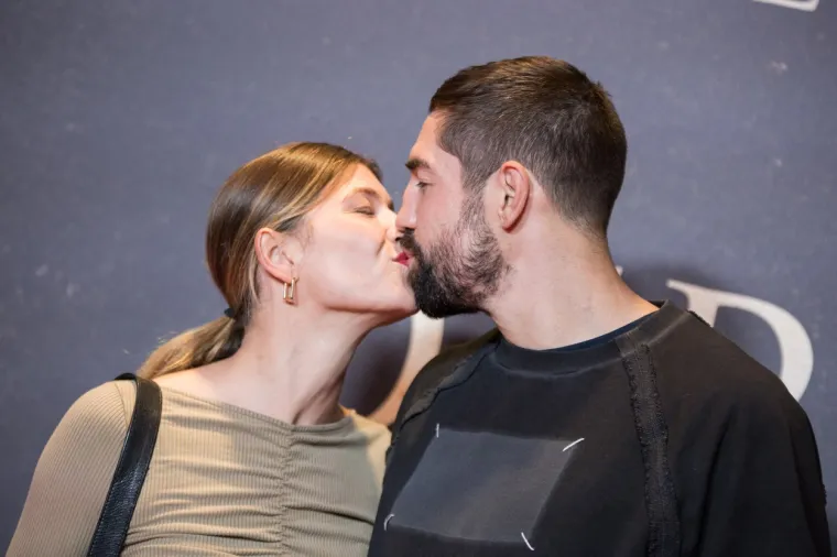 Tko je Karabatićeva misteriozna supruga? Kad god se pojavi, privuče veliku pozornost, a o njoj se jako malo zna