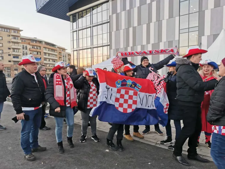 Hrvati i Srbi okupirali ulice Szegeda: Pogledajte kako je to izgledalo prije utakmice
