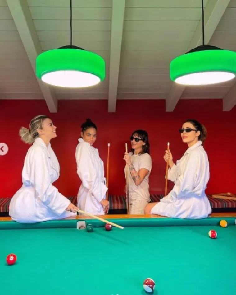 Diletta u 'vrućem' dru&scaron;tvu: Najljep&scaron;a novinarka pokazala prekrasne prijateljice, fanovi ne mogu odlučiti koja im je ljep&scaron;a