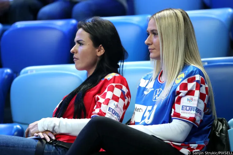 Jeste li primijetili &scaron;to jedan hrvatski navijač ima na majici? Ovaj detalj odmah je zapeo za oko svima