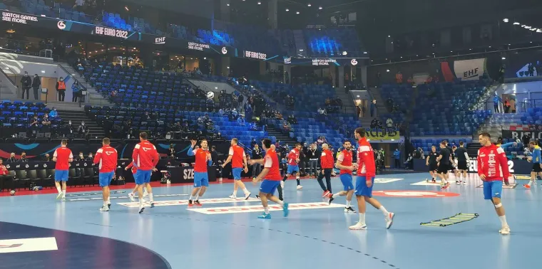 Jeste li primijetili &scaron;to jedan hrvatski navijač ima na majici? Ovaj detalj odmah je zapeo za oko svima