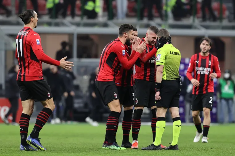 Incident o kojem će se pričati. Rebić potpuno poludio i hvatao suca za glavu nakon vrlo sporne situacije