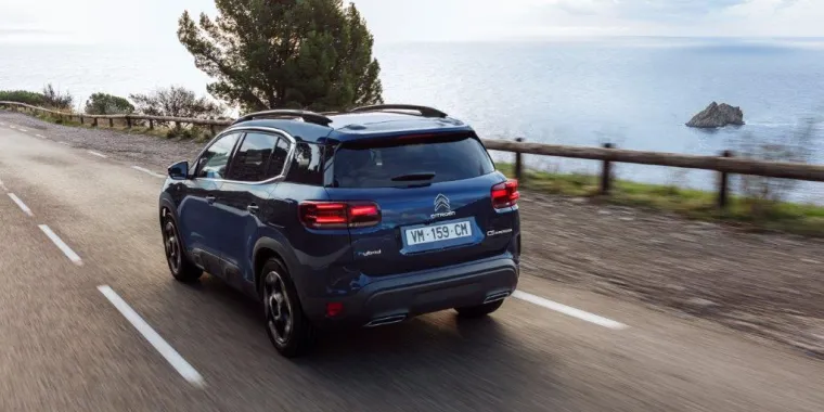 C5 Aircross oduvijek je bio sinonim za udobnost, a to dokazuje i ovjes Citroën Advanced Comfort, ali i nova sjedala Advanced Comfort koja djeluju poput fotelja.