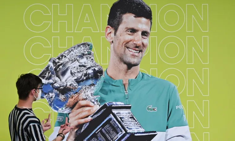 Protjeran je iz Australije, ali lik Novaka Đokovića i dalje zabavlja navijače