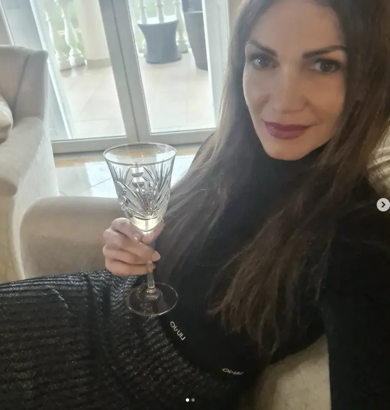 Procurile prastare fotke: Tara je i dalje hit, iako se odavno povukla i udala za konzula jedne kraljevine