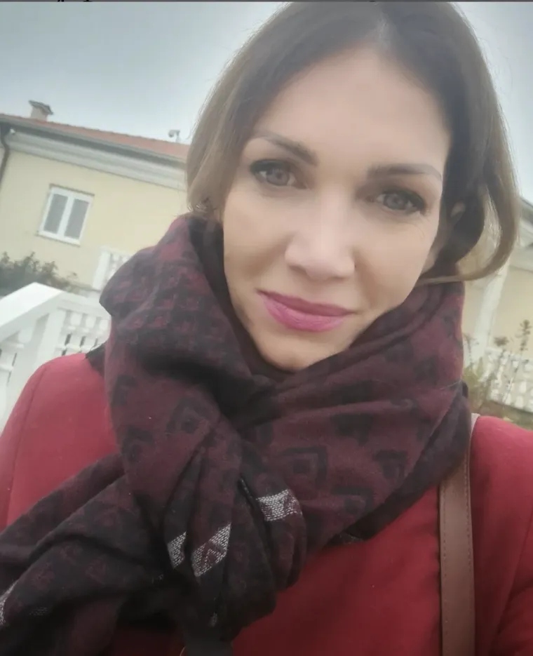 Procurile prastare fotke: Tara je i dalje hit, iako se odavno povukla i udala za konzula jedne kraljevine