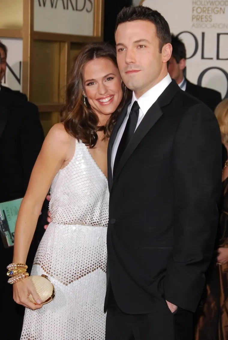 Poput većine parova koji se odluče rastati, Jennifer Garner i Ben Affleck održali su vezu bliskom zbog svoje djece. Jennifer je rekla da “sva djeca zaslužuju svjedočiti odnosima koji su ispunjeni poštovanjem”.