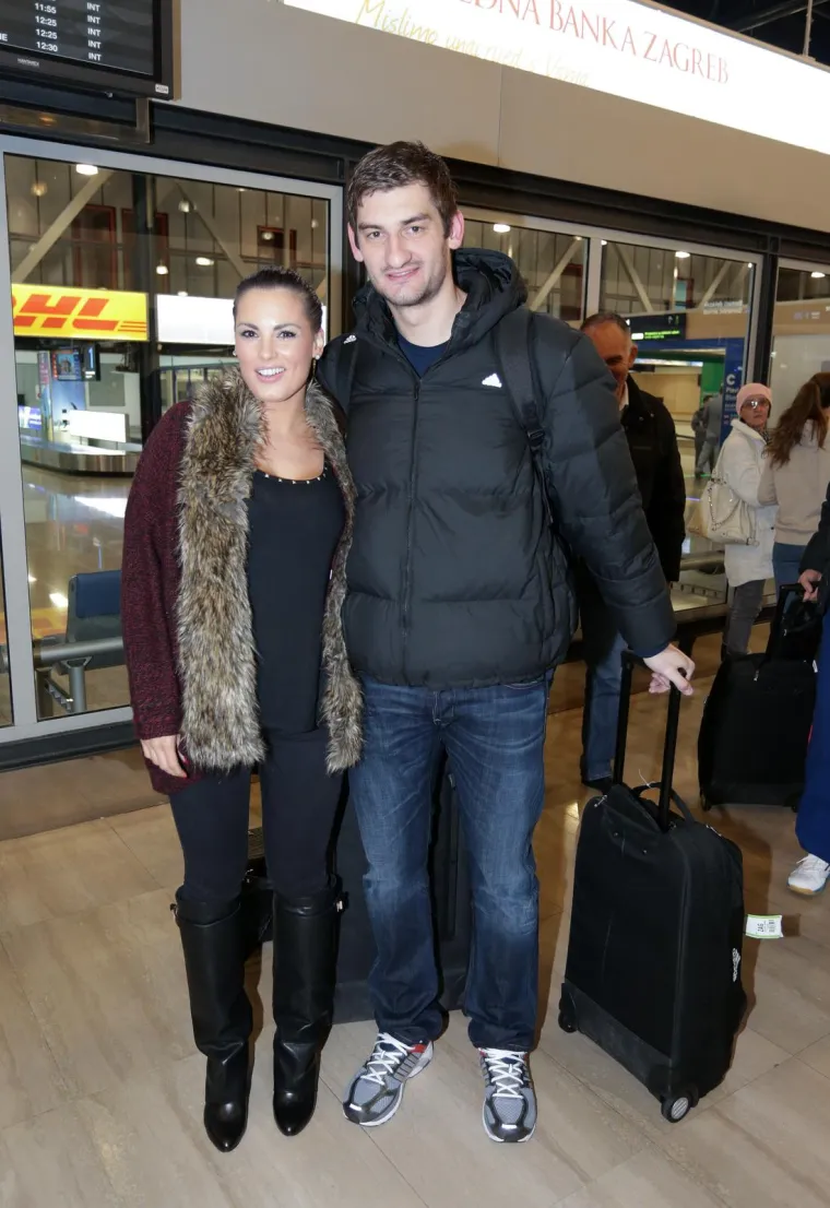 Iva Alilović opet navija za svog Mirka: Prisjetili smo se jedne od najljepših supruga rukometaša