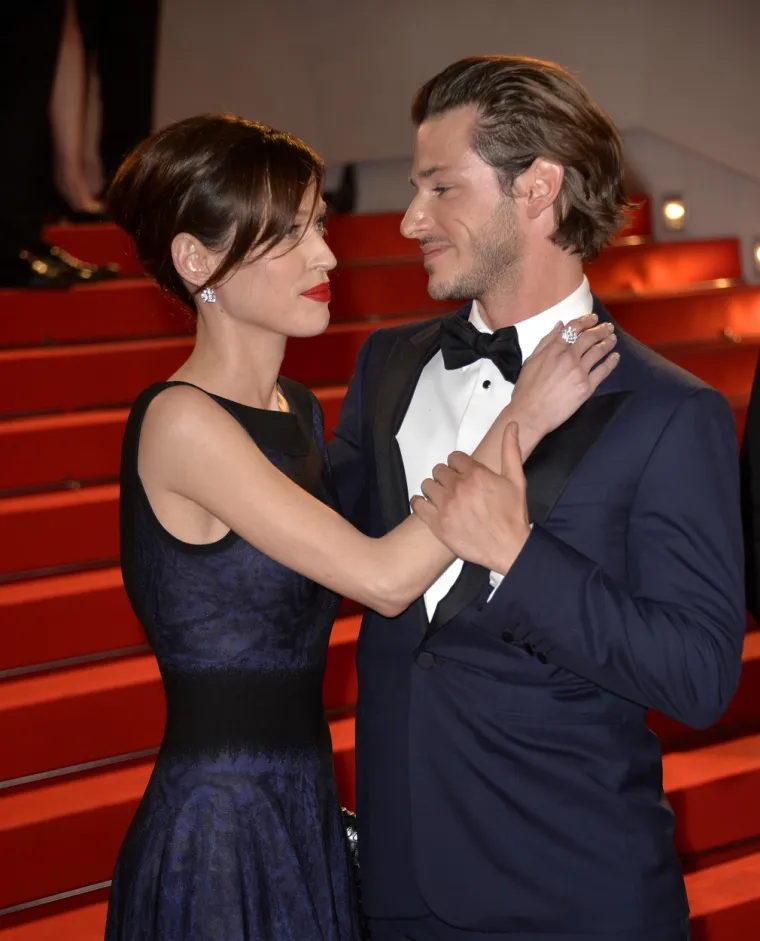 Ovaj &scaron;armantni Francuz je bio u braku s manekenkom Ga&euml;lle Pi&eacute;tri. Par se vjenčao 2013., a tri godine kasnije dobili su sina Orsa, pi&scaron;e The Sun.  