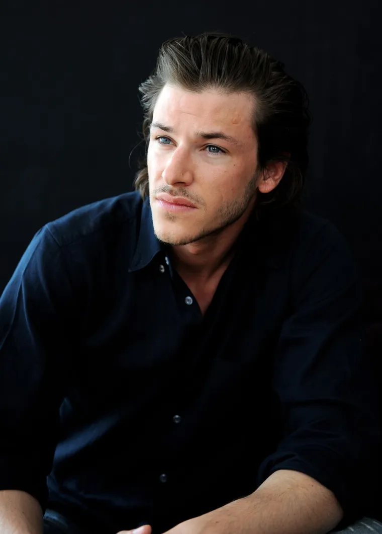 Ulliel je osvojio nagradu C&eacute;sar, francuski ekvivalent Oscaru, za najboljeg glumca u 2017., za glavnu ulogu u filmu Xaviera Dolana. Bio je to njegov drugi C&eacute;sar: prvi je bio za najperspektivnijeg glumca, 2004., nakon &scaron;to se pojavio u drami iz Prvog svjetskog rata "Vrlo dugi angažman" zajedno s Audrey Tautou. Osim glumačke karijere, Ulliel je također ostvario uspje&scaron;nu međunarodnu karijeru kao model. 