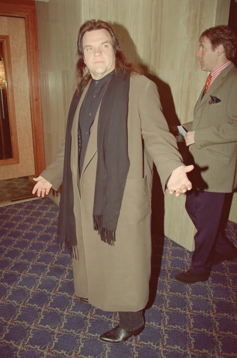 Meat Loaf je bio veliki miljenik žena, a ženio se samo dvaput. Meat Loafova biv&scaron;a supruga Leslie Aday radila je kao tajnica u studiju Bearsville kada su se upoznali. Par se vjenčao 1979., a rastao 2001. 

Vjenčanje je bilo i vi&scaron;e nego urnebesno. Navodno su imali svećenika koji je bio toliko star da tijekom ceremonije nije mogao razlikovati Leslie od Meat Loafa pa je par zavjete obavio obrnuto, Leslie je nazvana mužem, a Meat Loaf ženom, pi&scaron;e The Sun.