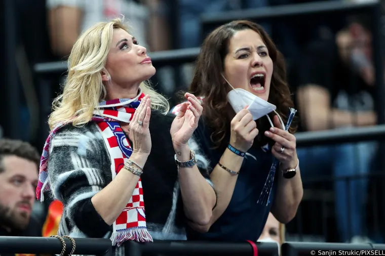 Hrvatski rukometa&scaron;i imali su prezgodnu podr&scaron;ku s tribine, atraktivne crnke privukle su brojne poglede
