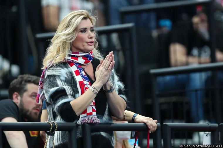 Hrvatski rukometa&scaron;i imali su prezgodnu podr&scaron;ku s tribine, atraktivne crnke privukle su brojne poglede