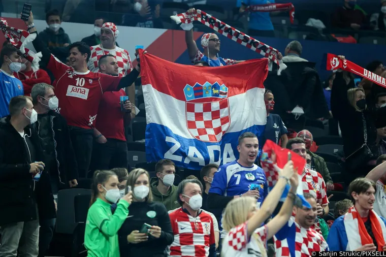 Hrvatski rukometa&scaron;i imali su prezgodnu podr&scaron;ku s tribine, atraktivne crnke privukle su brojne poglede