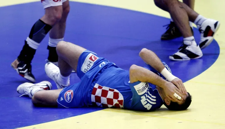Svaki put kad odlučite prozivati i pljuvati Peru Metličića, dobro pogledajte ovo lice
