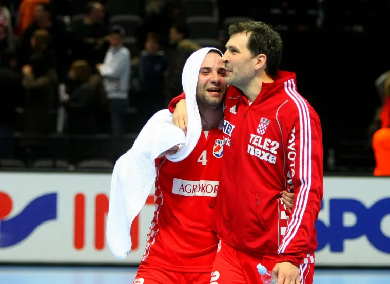 Svaki put kad odlučite prozivati i pljuvati Peru Metličića, dobro pogledajte ovo lice