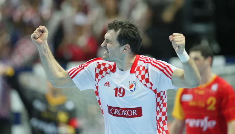 Svaki put kad odlučite prozivati i pljuvati Peru Metličića, dobro pogledajte ovo lice