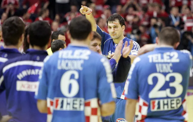 Svaki put kad odlučite prozivati i pljuvati Peru Metličića, dobro pogledajte ovo lice