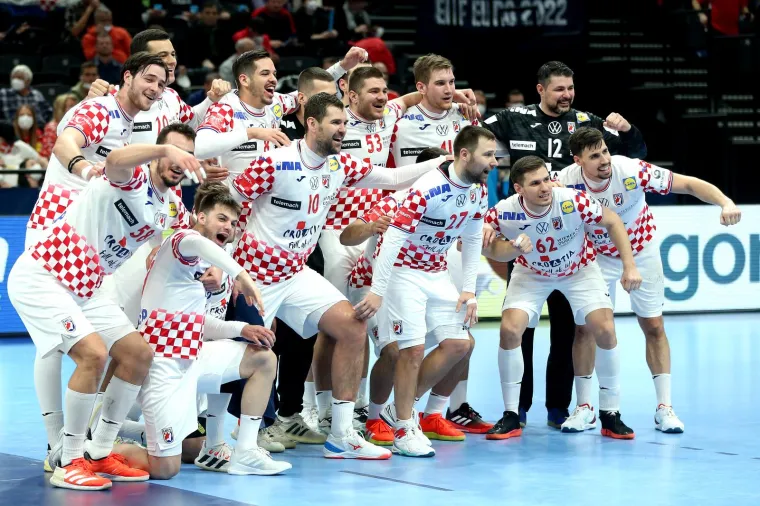 Jeste li primijetili što je Hrvoje Horvat napravio sa svojom 'desnom rukom'? Kamere zabilježile njegov trenutak s Balićem